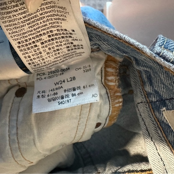 Levi’s 501 Skinny light wash distressed - Picture 6 of 7